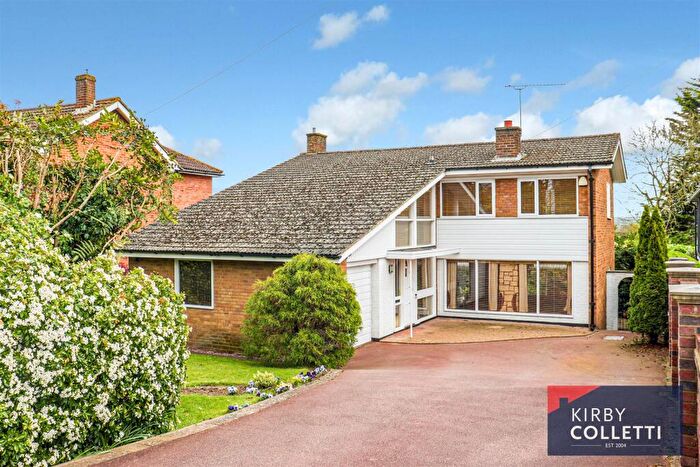 4 Bedroom Detached House For Sale In Park Lane, Broxbourne, EN10