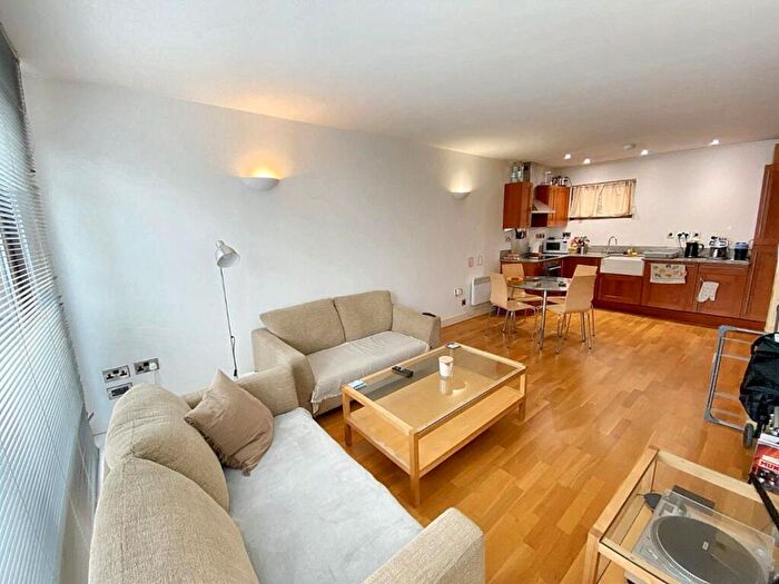 2 Bedroom Apartment To Rent In Isaac Way, Manchester, M4