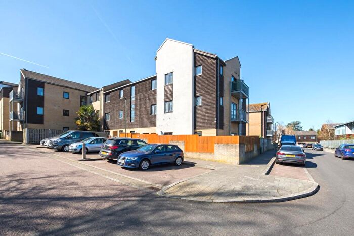 2 Bedroom Apartment For Sale In Davis Way, Sidcup, DA14