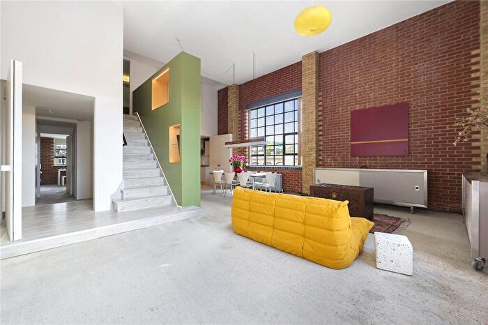 2 Bedroom Apartment To Rent In Shepherdess Place, N1