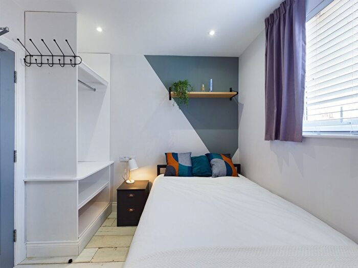 6 Bedroom Semi Detached House To Rent In Lawrence Road, Liverpool, L15