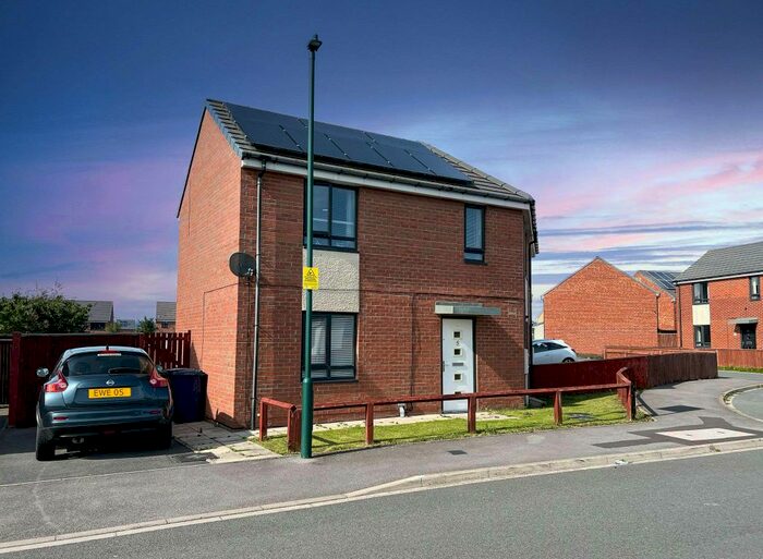 3 Bedroom Semi-Detached House For Sale In Stable Mews, Aske Road, Redcar, TS10