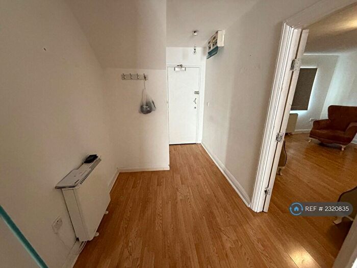 2 Bedroom Flat To Rent In Calder Road, Maidstone, ME14
