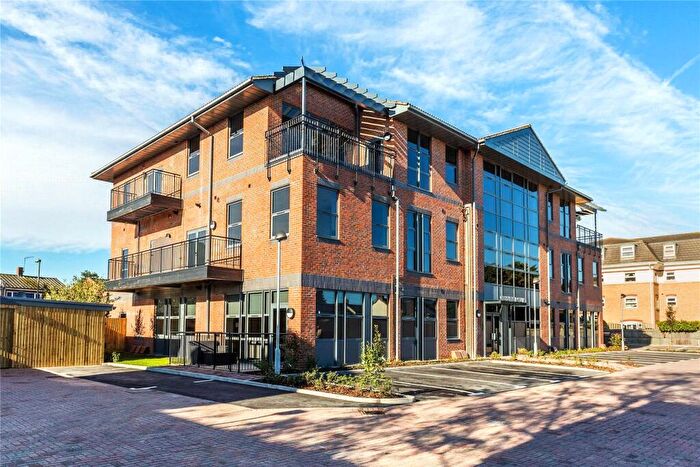 2 Bedroom Flat For Sale In Grosvenor Court, Hipley Street, Woking, GU22