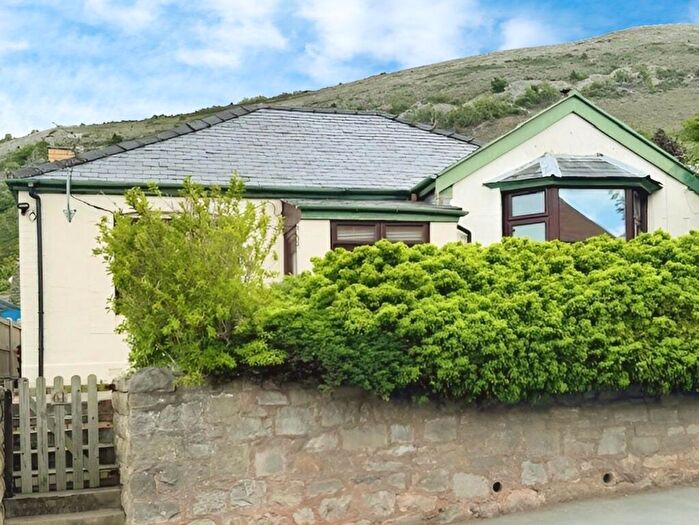 2 Bedroom Detached Bungalow For Sale In Cwm Road Dyserth Denbighshire, LL18