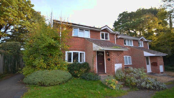 2 Bedroom Terraced House To Rent In Compass Field, Hook, RG27