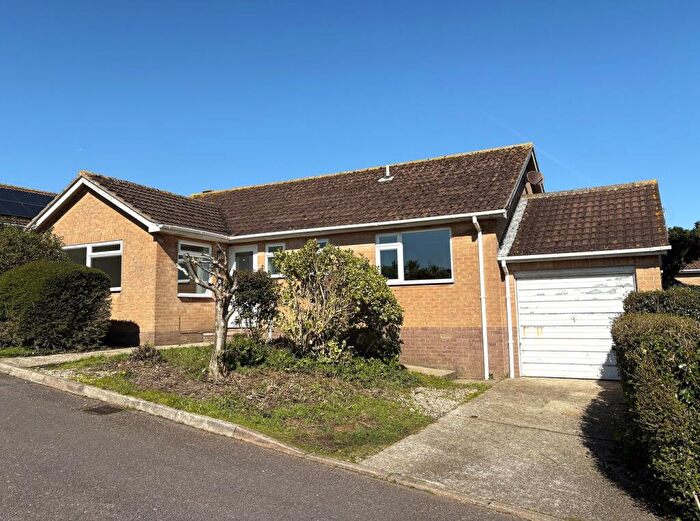 3 Bedroom Detached Bungalow For Sale In Cedar Close, Seaton, Devon, EX12