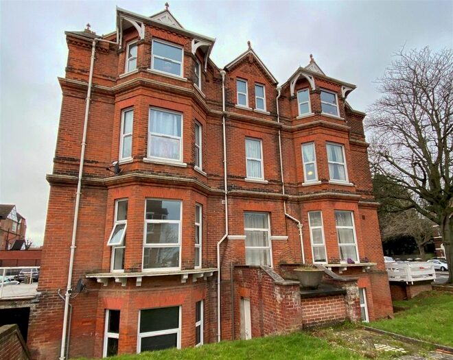 2 Bedroom Flat To Rent In Shorncliffe Road, Folkestone, CT20