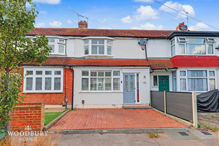2 Bedroom Terraced House For Sale In Southern Drive, Loughton, IG10