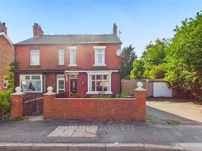 3 Bedroom Semi-Detached House For Sale In Hawarden Road, Penyffordd, Chester, CH4