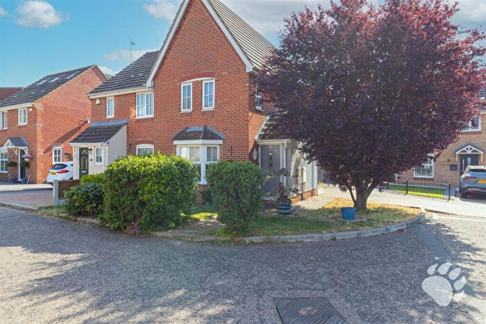 3 Bedroom Semi-Detached House For Sale In Orkney Gardens, Wick Meadows, SS12