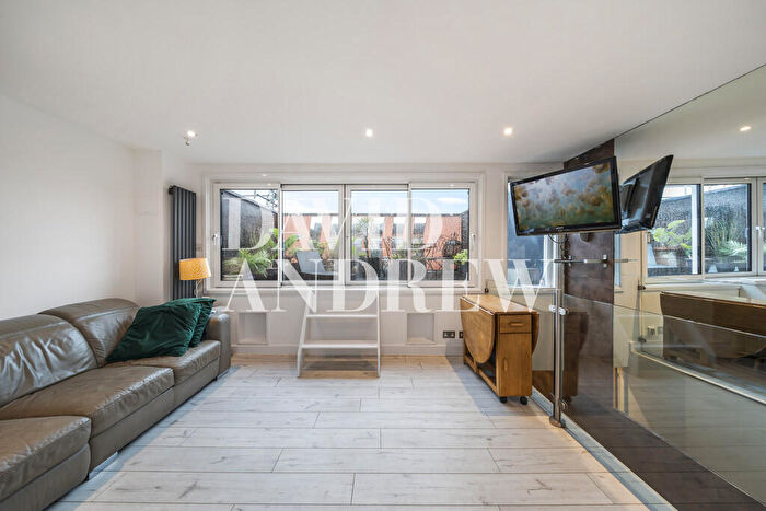 3 Bedroom Apartment To Rent In Hanley Road, N4