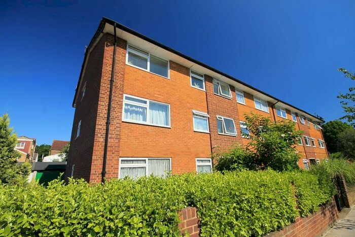 2 Bedroom Flat To Rent In Uxbridge Road, London, W7