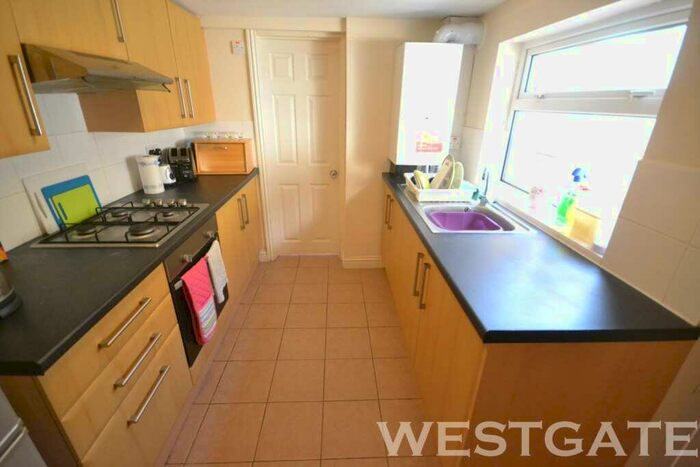 4 Bedroom Terraced House To Rent In Blenheim Road, University Area, RG1