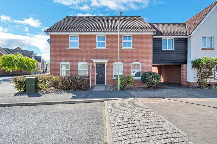 5 Bedroom Link Detached House For Sale In Wagtail Drive, Bury St. Edmunds, IP32