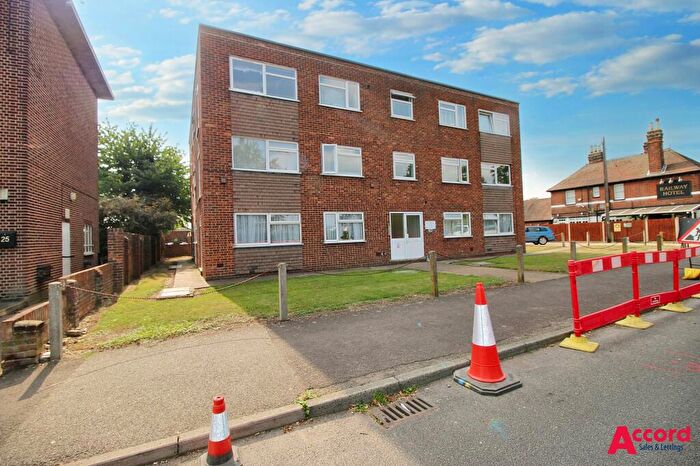2 Bedroom Flat To Rent In Station Road, West Horndon, CM13
