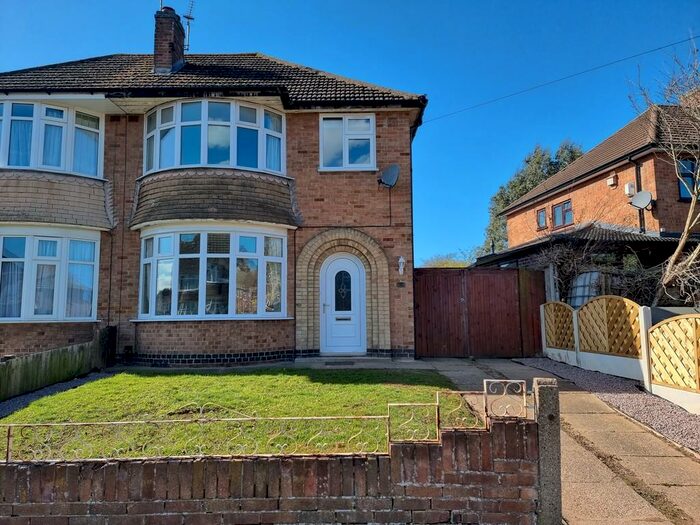 3 Bedroom Semi-Detached House To Rent In Hawthorn Avenue, Birstall, Leicester, LE4