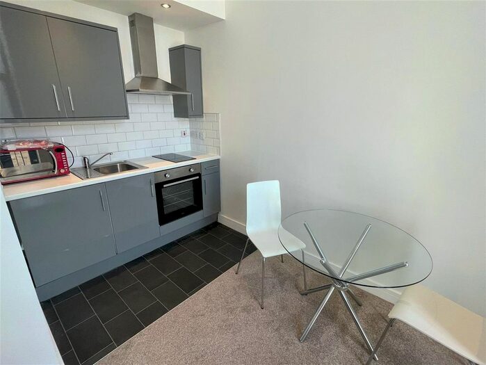 1 Bedroom Flat To Rent In Vicar Lane, Bradford BD1