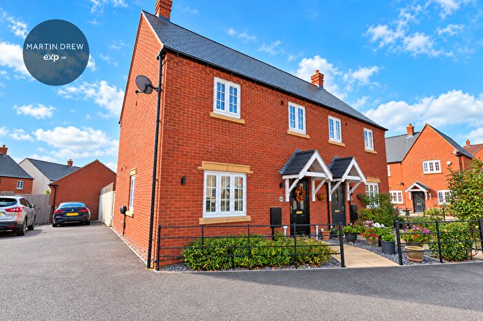 3 Bedroom Semi Detached House For Sale In Lagonda Drive, Brackley, NN13