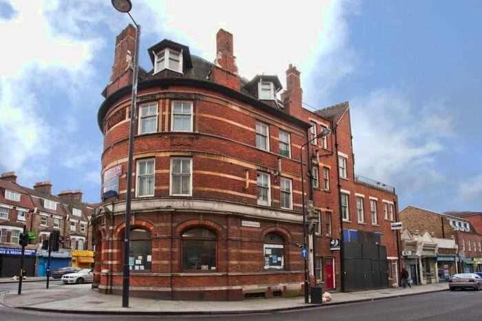 1 Bedroom Flat To Rent In Streatham High Road, Streatham, SW16