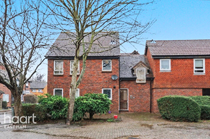 Studio For Sale In Harper Road, London, E6