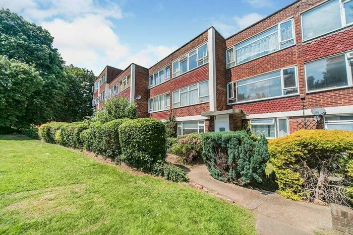 2 Bedroom Apartment To Rent In Tetbury Court, Reading, RG1
