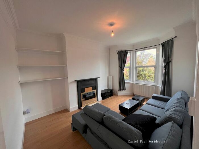 1 Bedroom Flat To Rent In Overdale Road, Ealing, W5