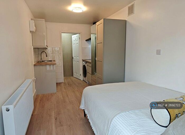 1 Bedroom Flat To Rent In Further Green Road, London, SE6