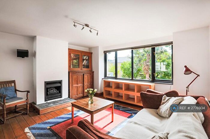 3 Bedroom Semi Detached House To Rent In Pointers Close, London, E14