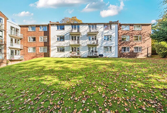 2 Bedroom Flat For Sale In Godstone Mount, Downs Court Road, Purley, CR8