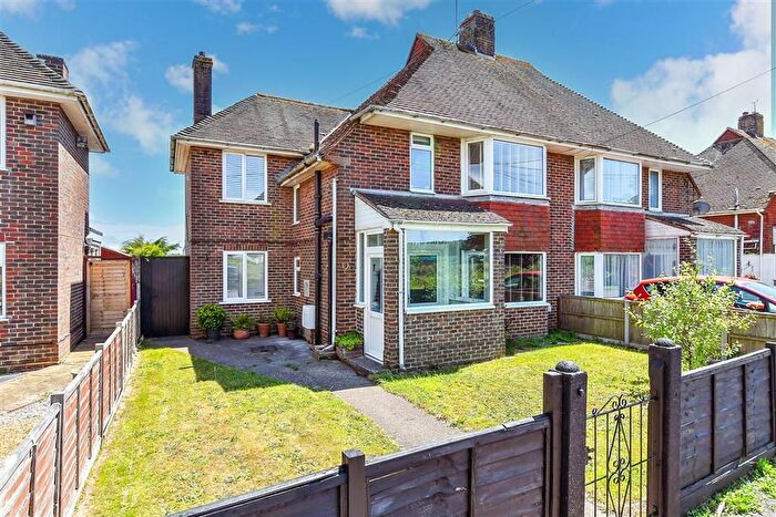 3 Bedroom Semi-Detached House For Sale In Ford Road, Arundel, West Sussex, BN18