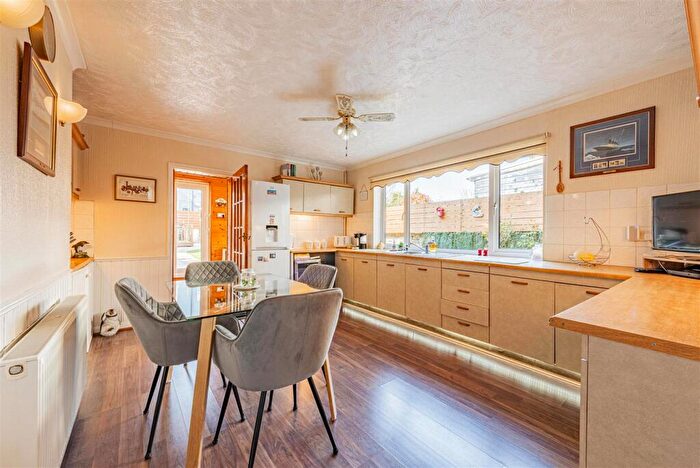 7 Bedroom Detached House For Sale In Osborne Road, Broadstairs, CT10