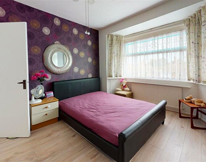 5 Bedroom Semi-Detached House For Sale In Canterbury Road, Kent, CT9 - Photo 11