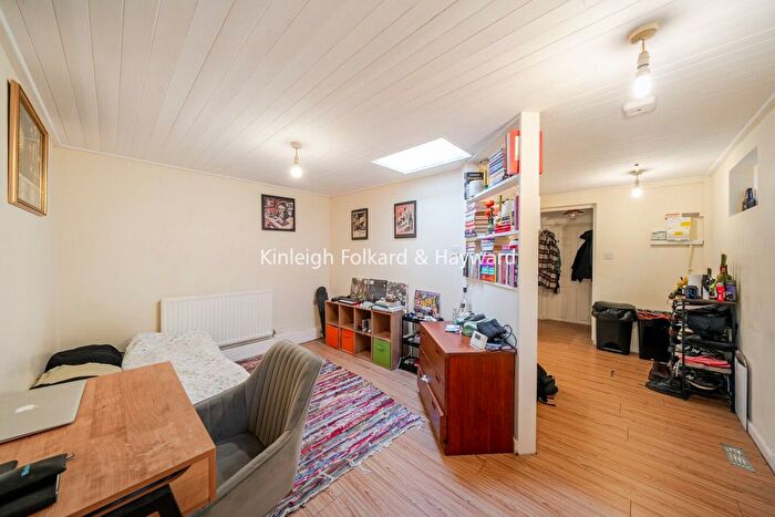1 Bedroom Flat To Rent In Garratt Lane, London, SW17