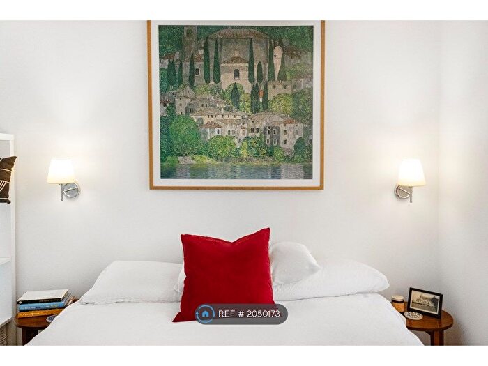 1 Bedroom Flat To Rent In Royal Standard Court, London, SE17