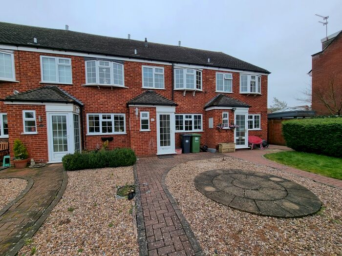 4 Bedroom Town House To Rent In Regency Drive, Kenilworth, CV8