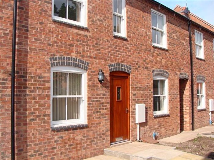 3 Bedroom Terraced House To Rent In Station Street, Atherstone, CV9