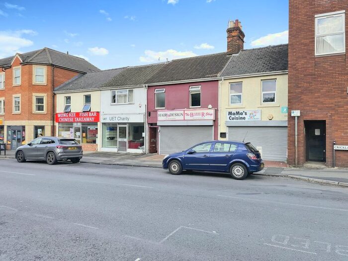 1 Bedroom Flat To Rent In Cricklade Road, Swindon, Wiltshire, SN2