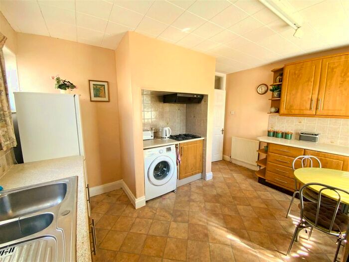 2 Bedroom Bungalow For Sale In Barcombe Road, Preston, Paignton, TQ3