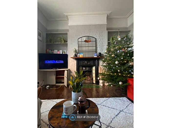 2 Bedroom Flat To Rent In Byton Road, London, SW17