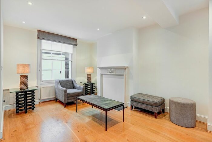 2 Bedroom Mews To Rent In Kinnerton Place South, Belgravia, SW1X