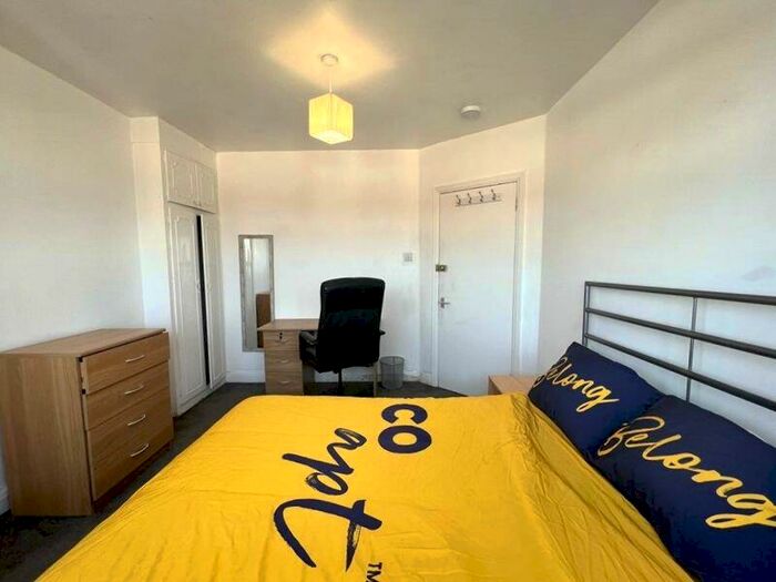 5 Bedroom End Of Terrace House To Rent In Widdicombe Way, Brighton, BN2