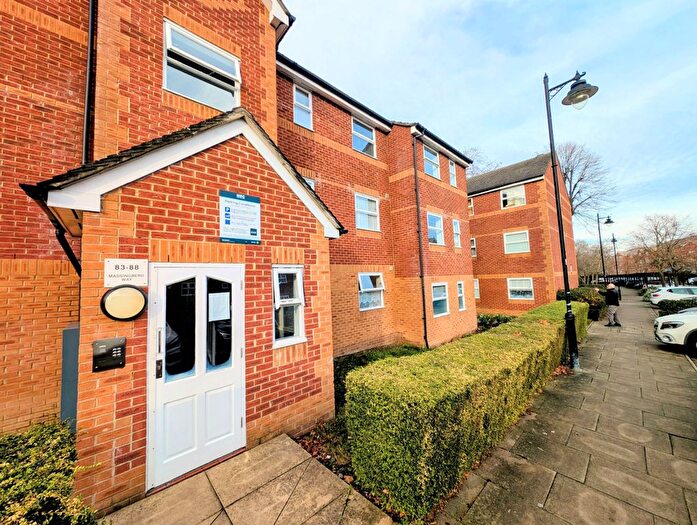 1 Bedroom Flat To Rent In Massingberd Way, London, SW17