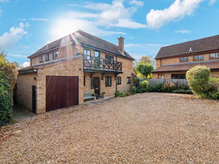 4 Bedroom Detached House For Sale In Solar Court, Great Linford, Milton Keynes, MK14