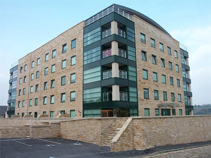 2 Bedroom Apartment For Sale In Stone Street, Bradford, West Yorkshire, BD1