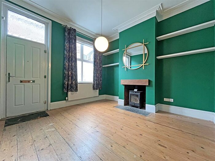 4 Bedroom Terraced House To Rent In Sherbrooke Road, Carrington, Nottingham, NG5