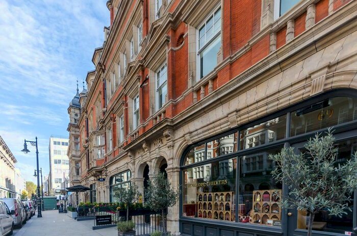 2 Bedroom Flat To Rent In Duke Street, Mayfair, London, W1K