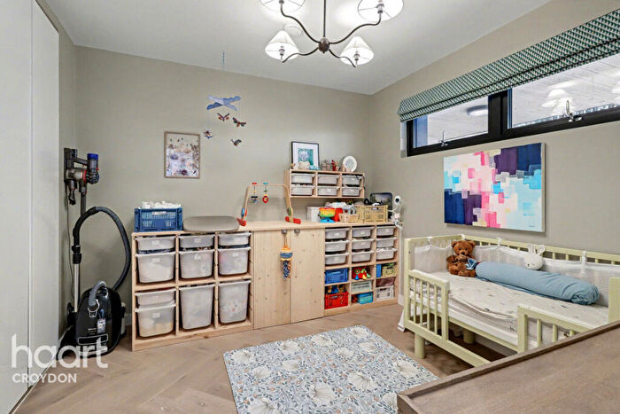 2 Bedroom Flat For Sale In Bell Foundry Close, Croydon, CR0