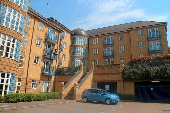 2 Bedroom Flat To Rent In Newland Gardens, Hertford, SG13