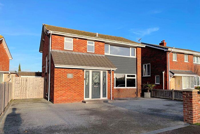 3 Bedroom Detached House For Sale In Rowner Road, Gosport, PO13